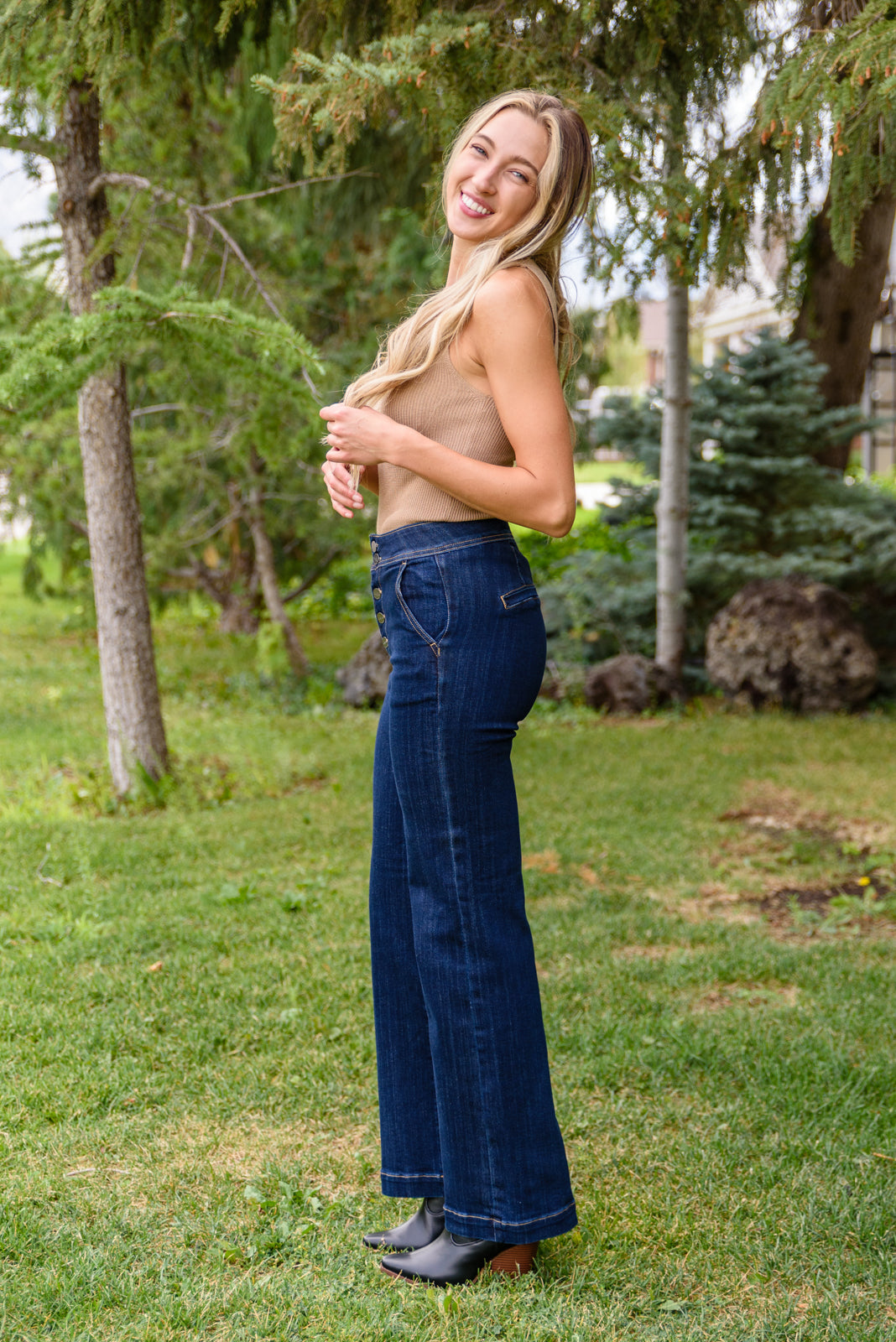 Risen Wide Leg Flare Jeans