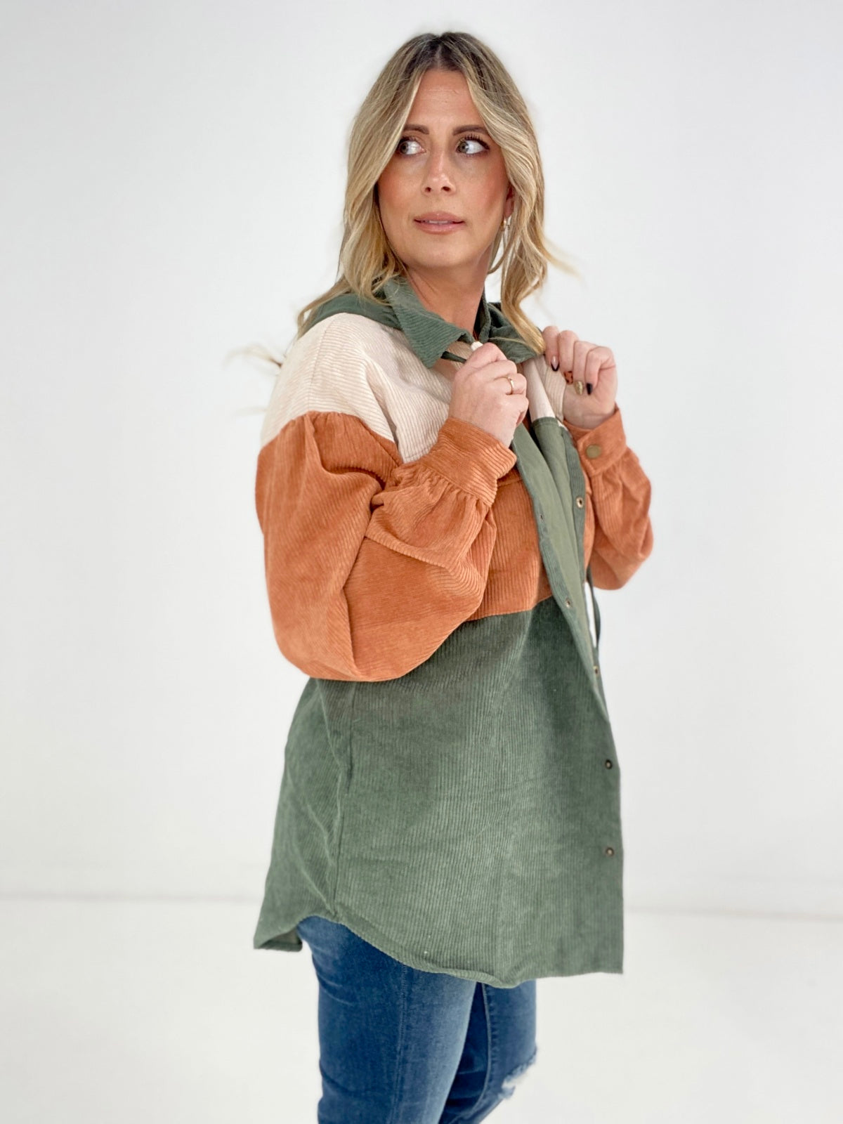 Davi & Dani Contrasting 2-in-1 Layered Look Buttoned Down Jacket