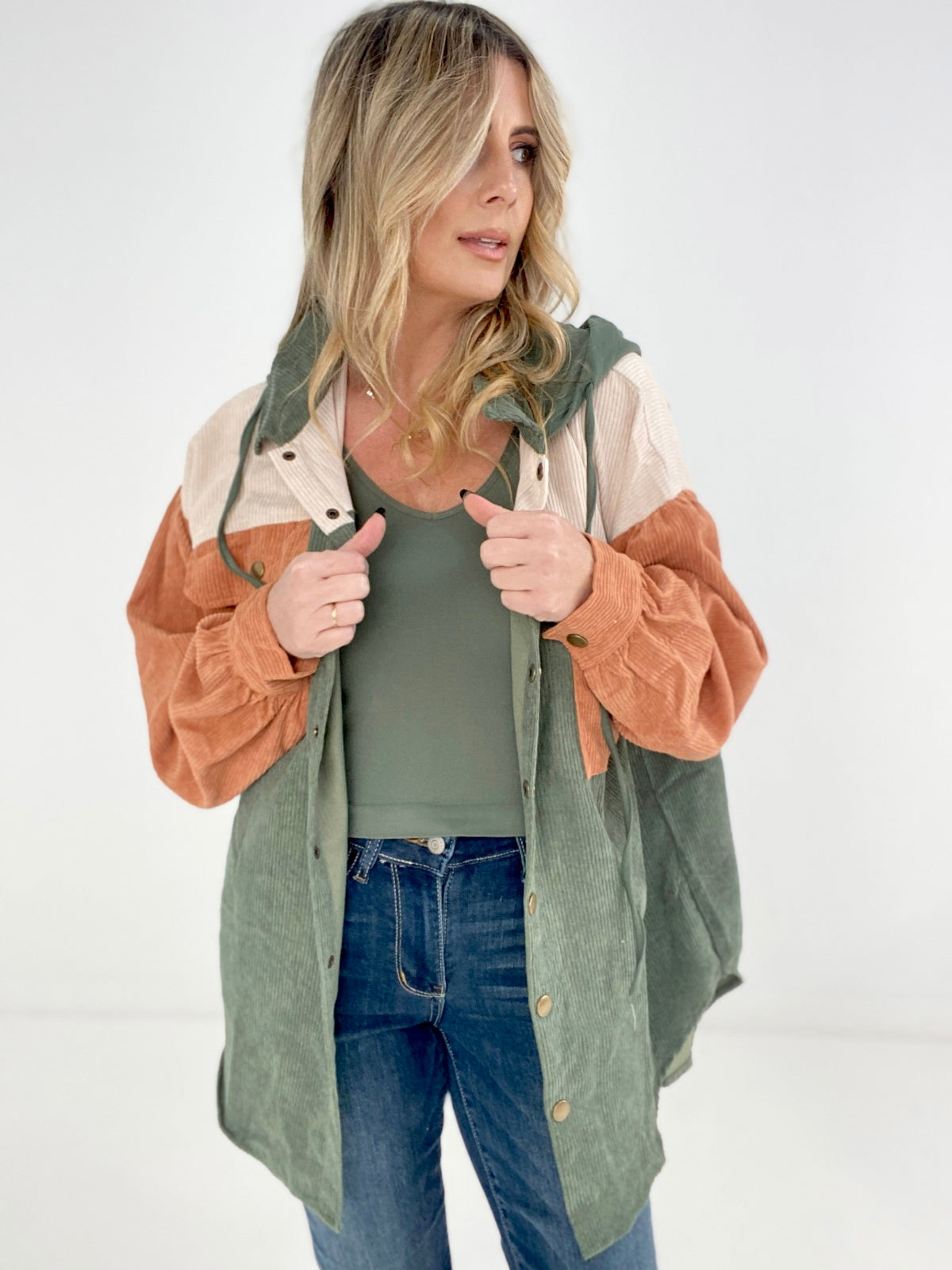 Davi & Dani Contrasting 2-in-1 Layered Look Buttoned Down Jacket