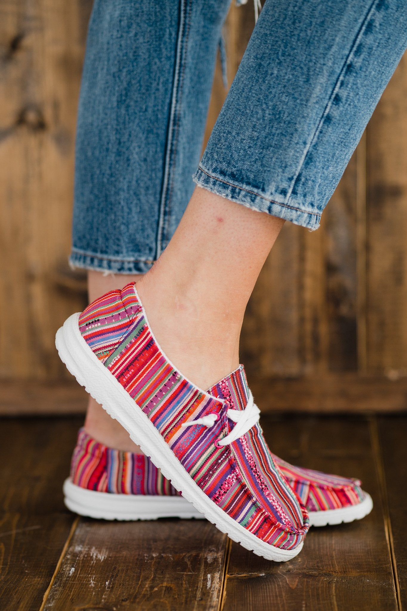 Very G Chaska Sneakers in Pink
