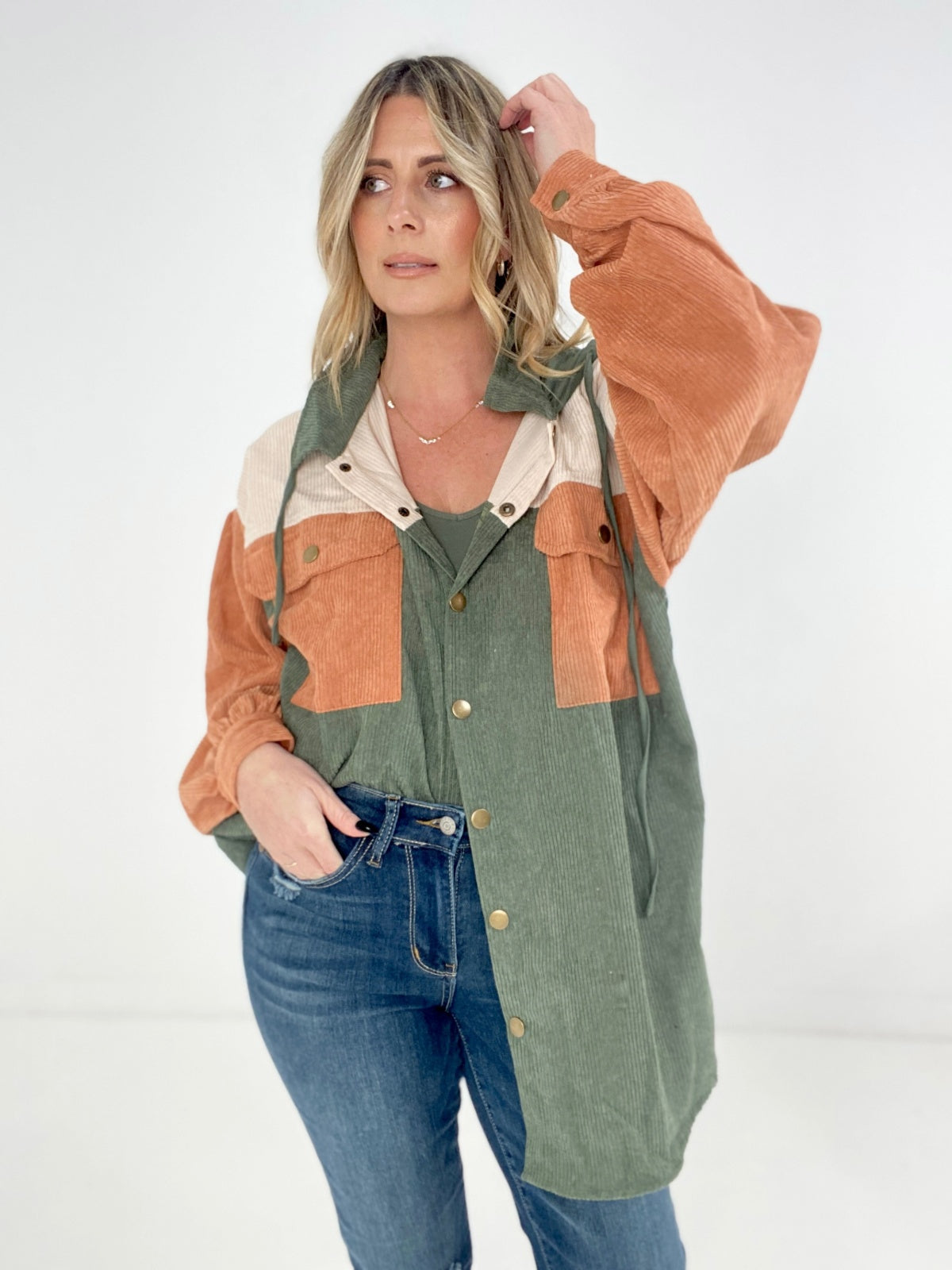 Davi & Dani Contrasting 2-in-1 Layered Look Buttoned Down Jacket