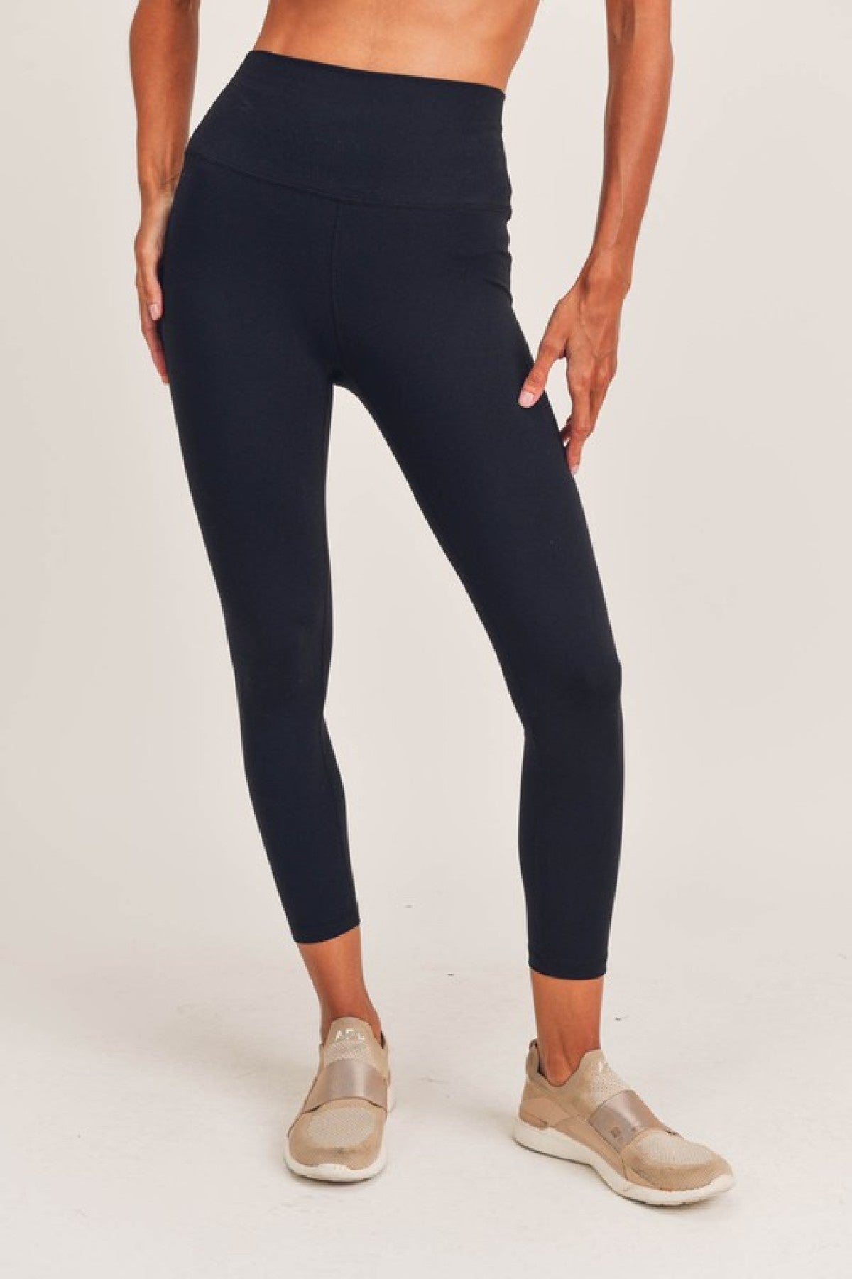 Mono B Solid Leggings with Back Pockets