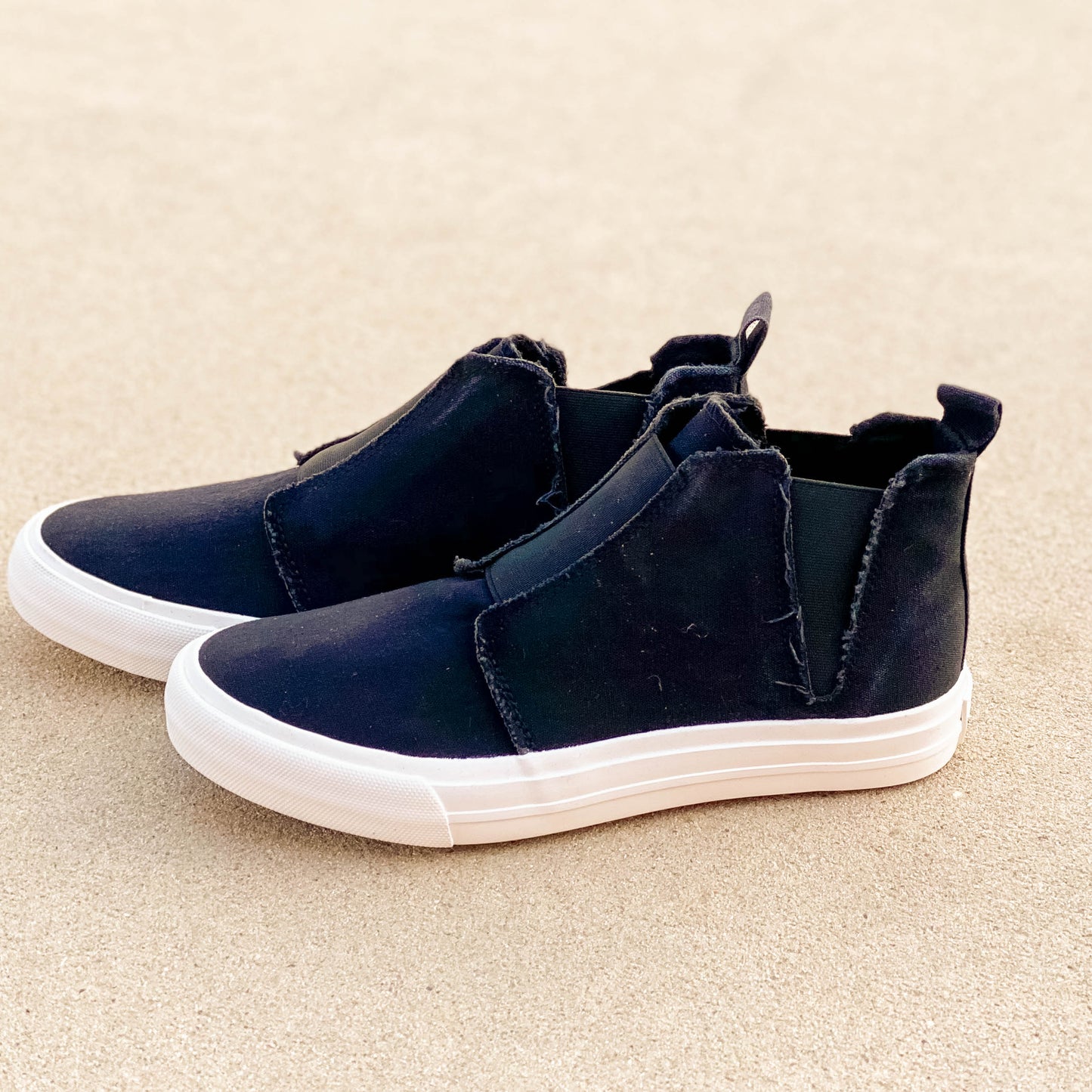 Very G Frankie Sneaker in Black