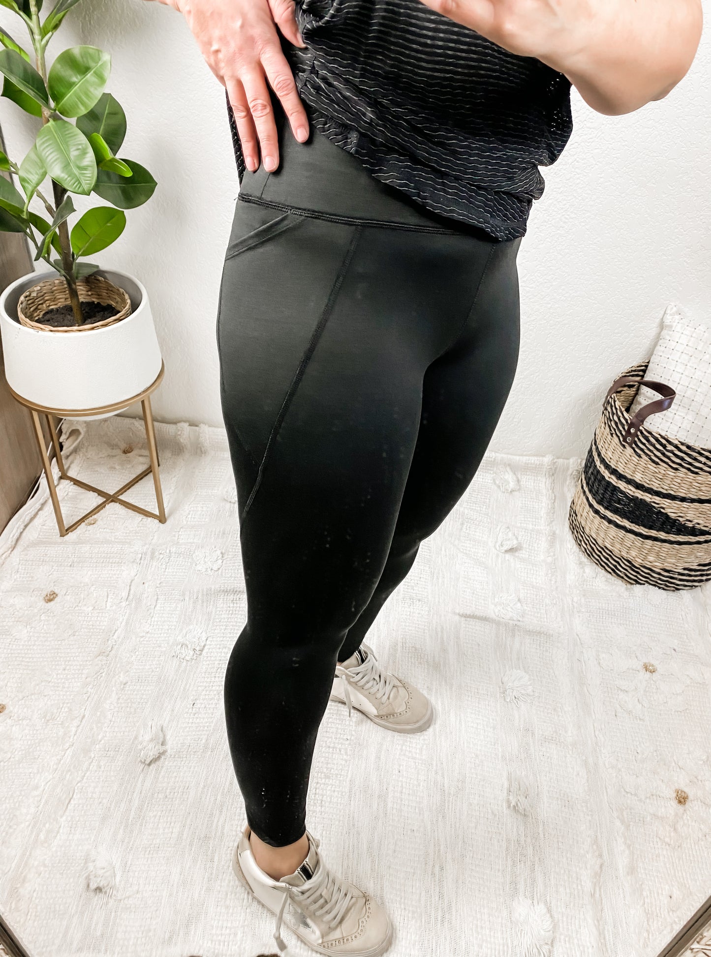 Into Yourself Leggings in Black