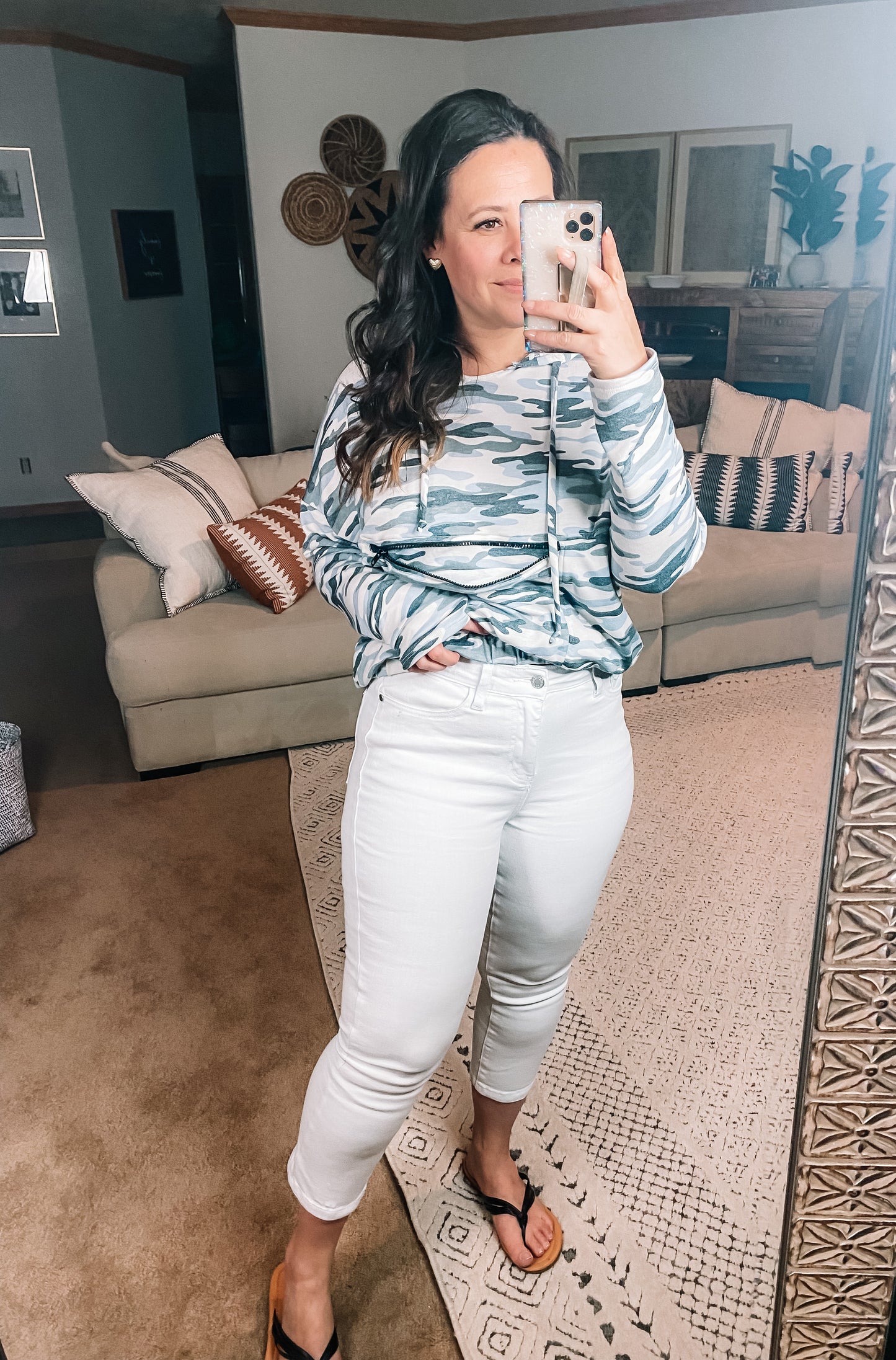 Judy Blue Cool White Mid Rise Capris