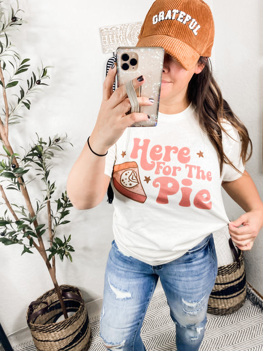 Here For The Pie Graphic T-Shirt In Cream