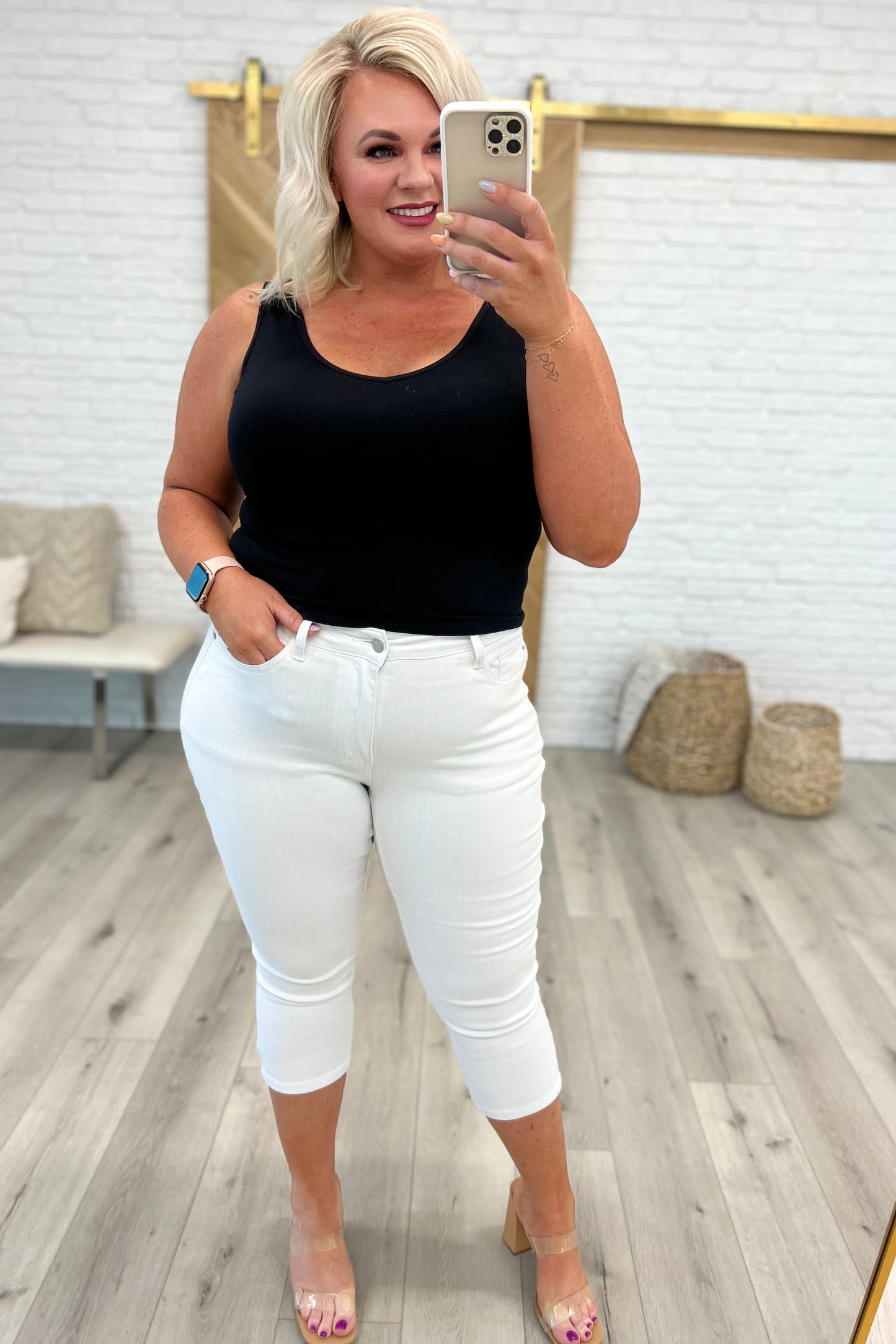 Judy Blue Cool White Mid Rise Capris