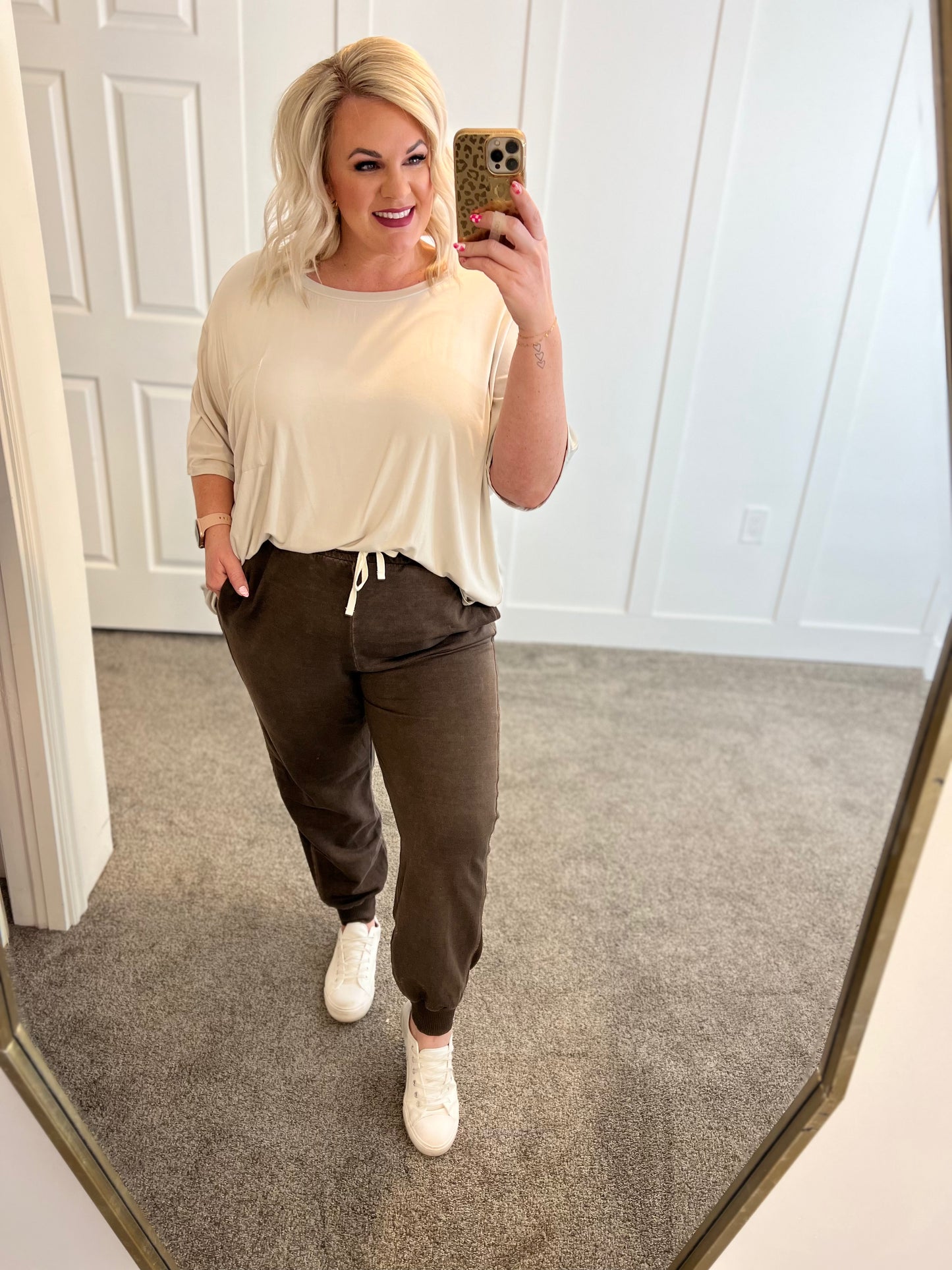 Unconditional Comfort Joggers In Brown
